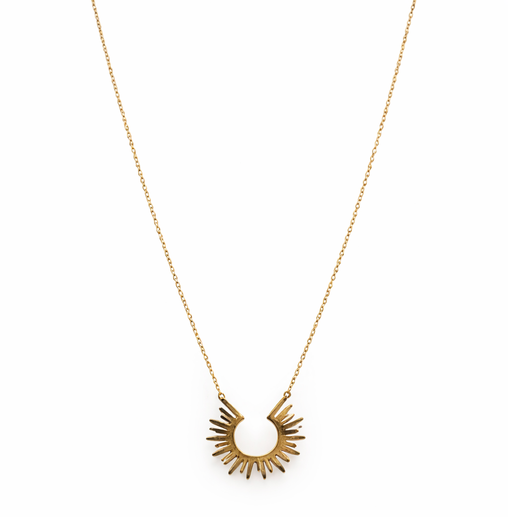 Collar dorado diseño media luna con rayos
