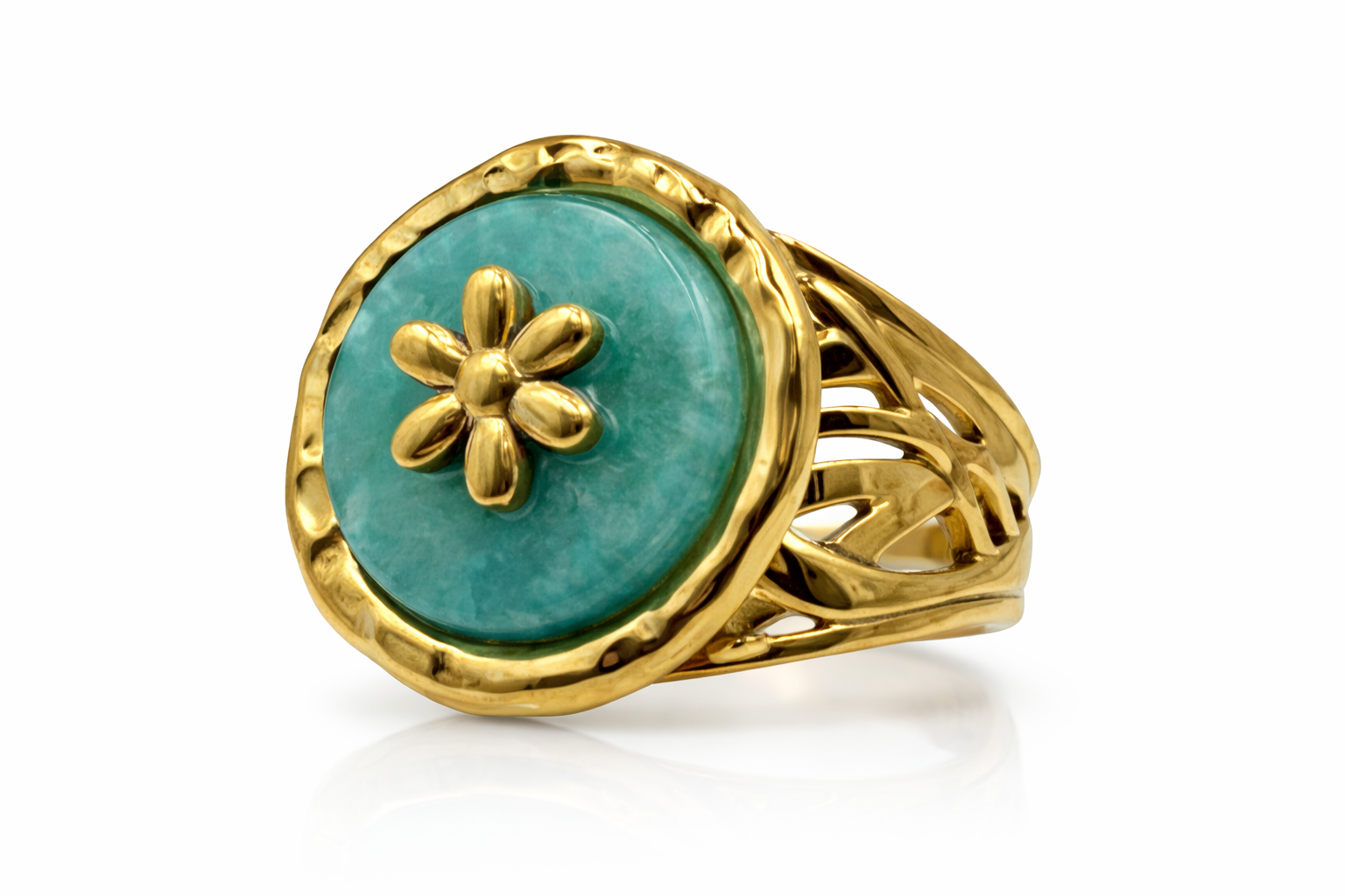 Anillo dorado con piedra verde estilo floral moderno